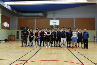 ESG男篮与ESCP和武汉校友联队进行友谊赛