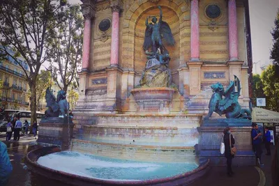 双十巴黎徒步活动