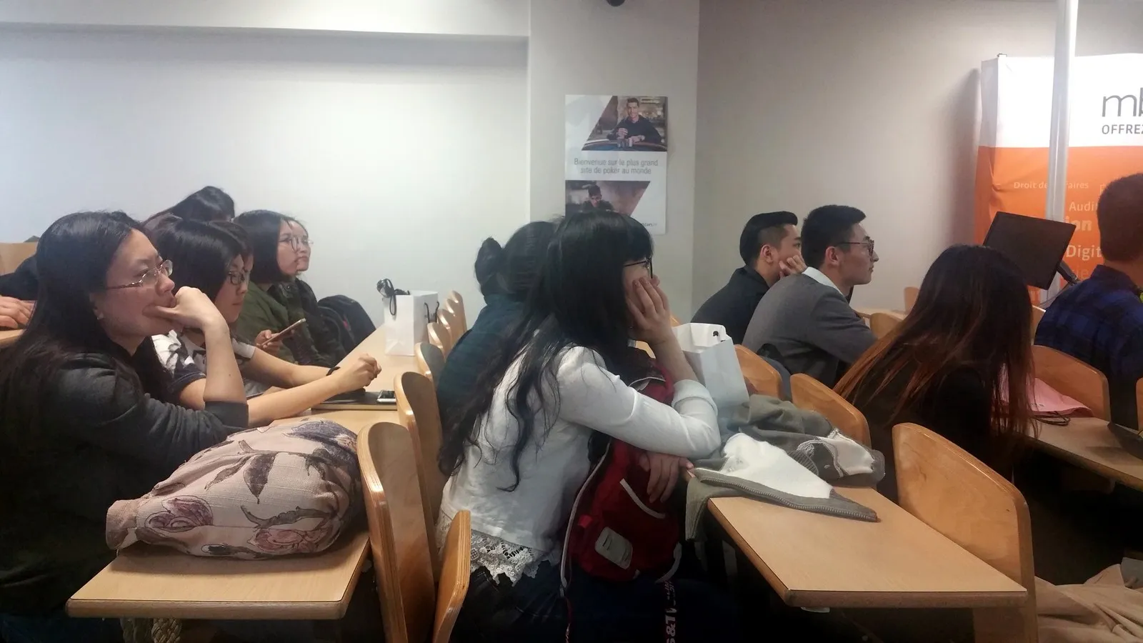 同学们专心听讲